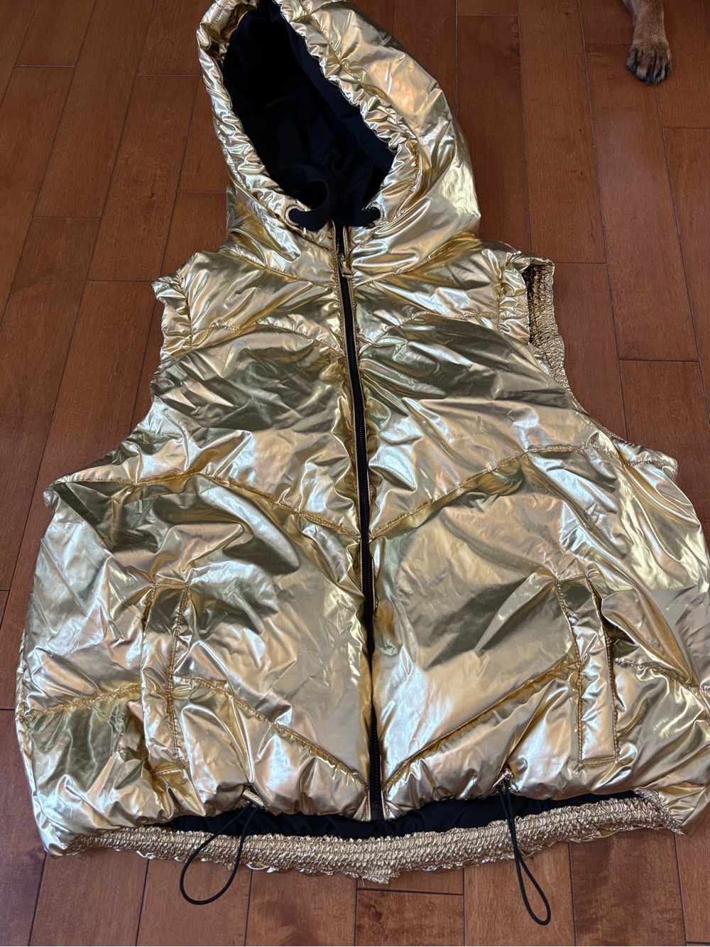 Love & Sports Women’s XXL Metallic Gold Puffer Vest with Hood Zipper Pockets